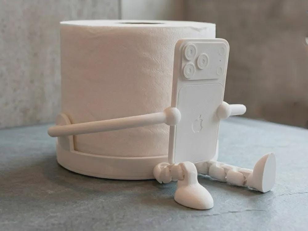 Lustiger Toilettenpaper-Halter – Der lesende Bücherwurm oder Handyfanatiker | 3D-gedruckt – Bild 5